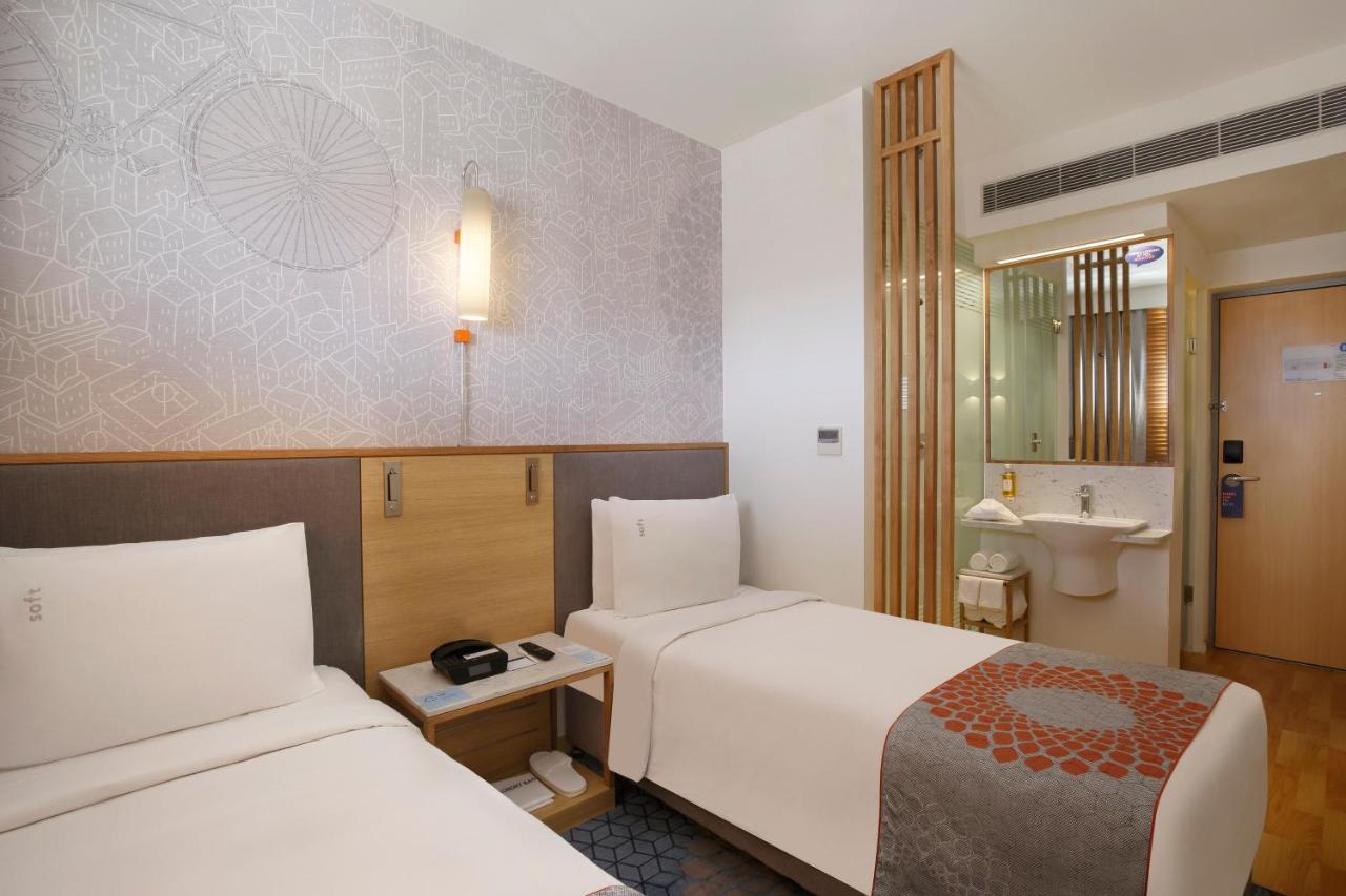 Holiday Inn Express Hyderabad Hitec City By Ihg Экстерьер фото