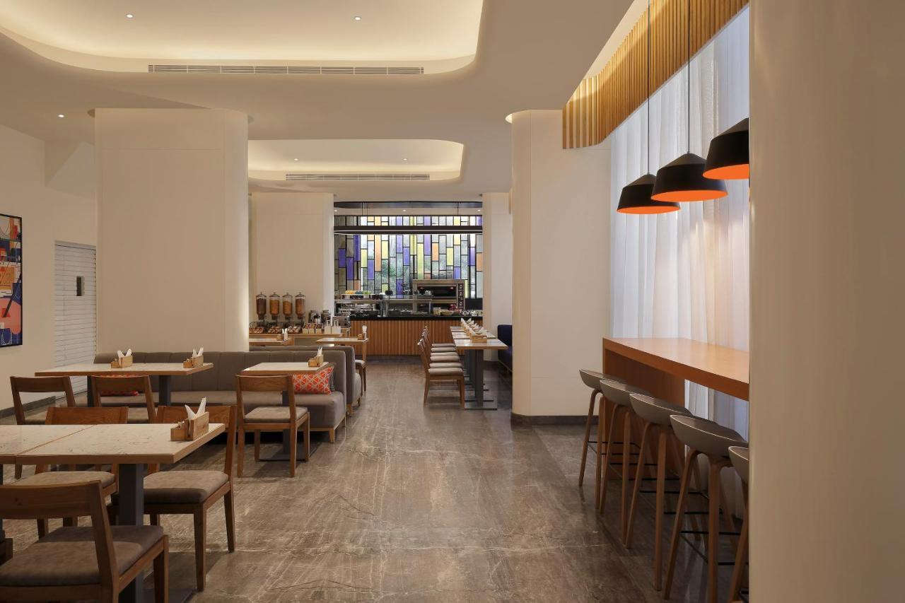 Holiday Inn Express Hyderabad Hitec City By Ihg Экстерьер фото